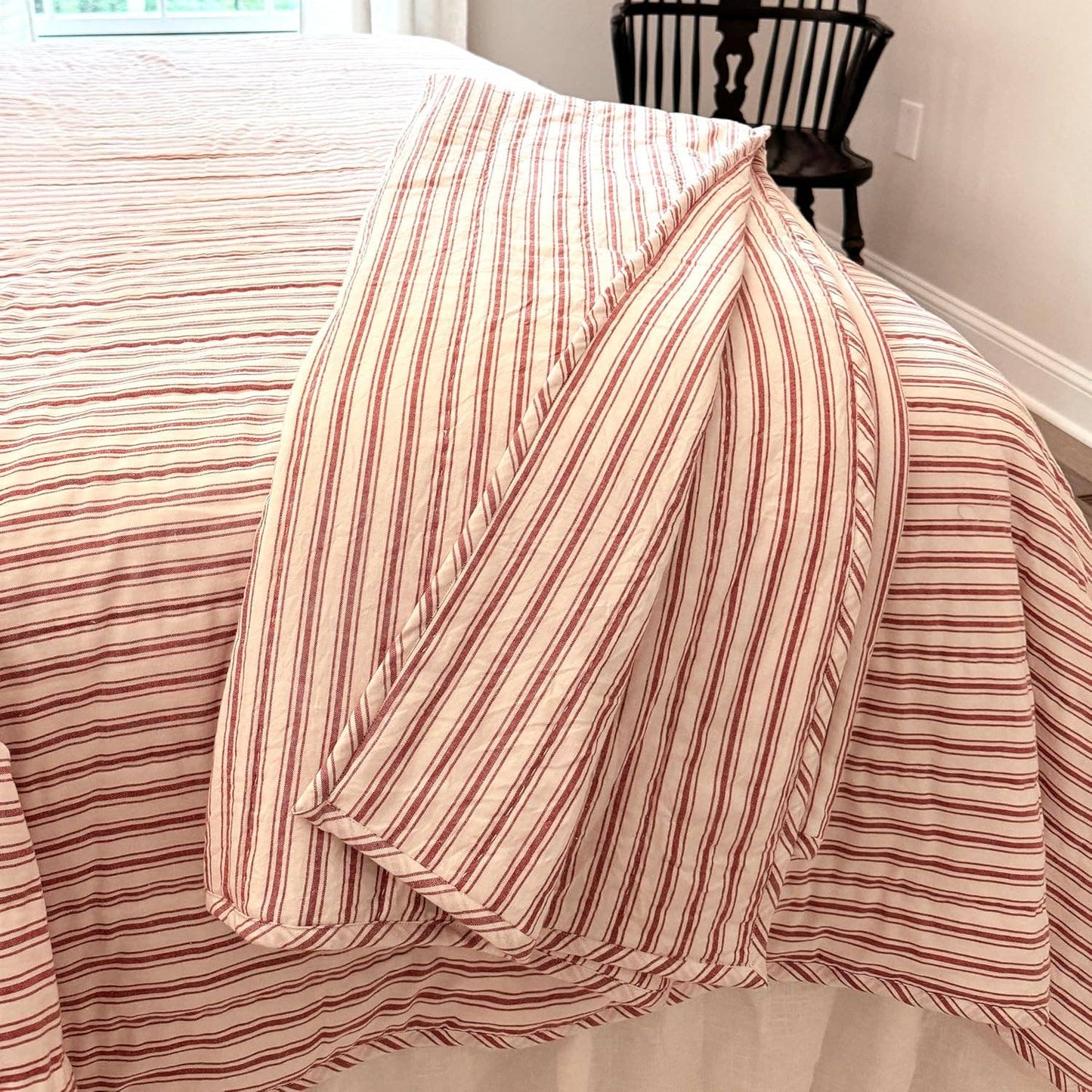 Timeless Ticking Red Queen Quilt 90Lx90W