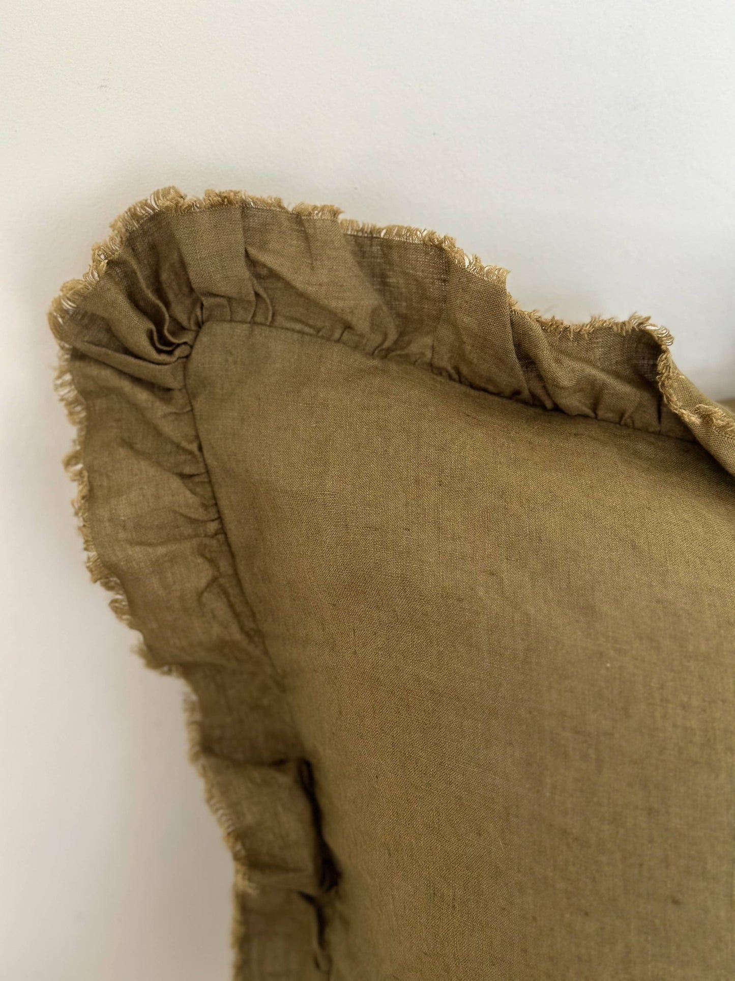 Hallie Ruffled Linen Cushion Cover – Olive