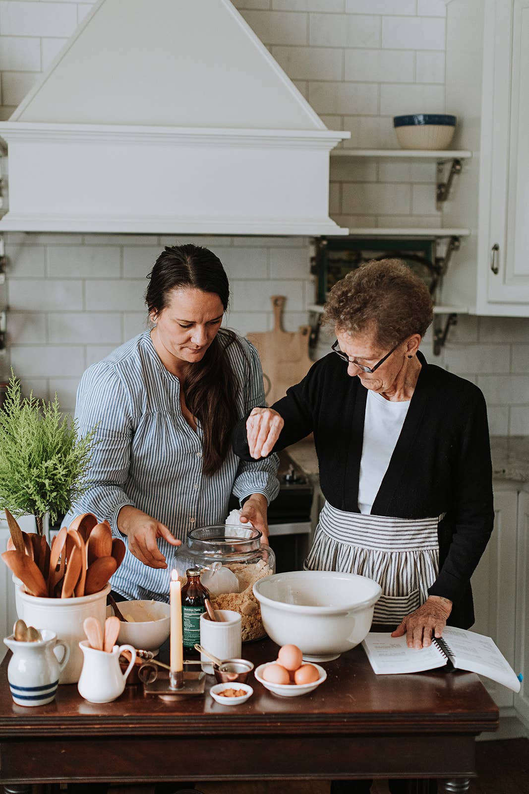 The Stoneware Mixing Bowl