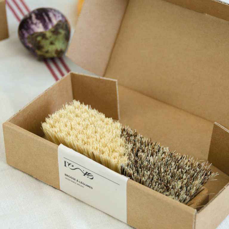 Vegetable brush