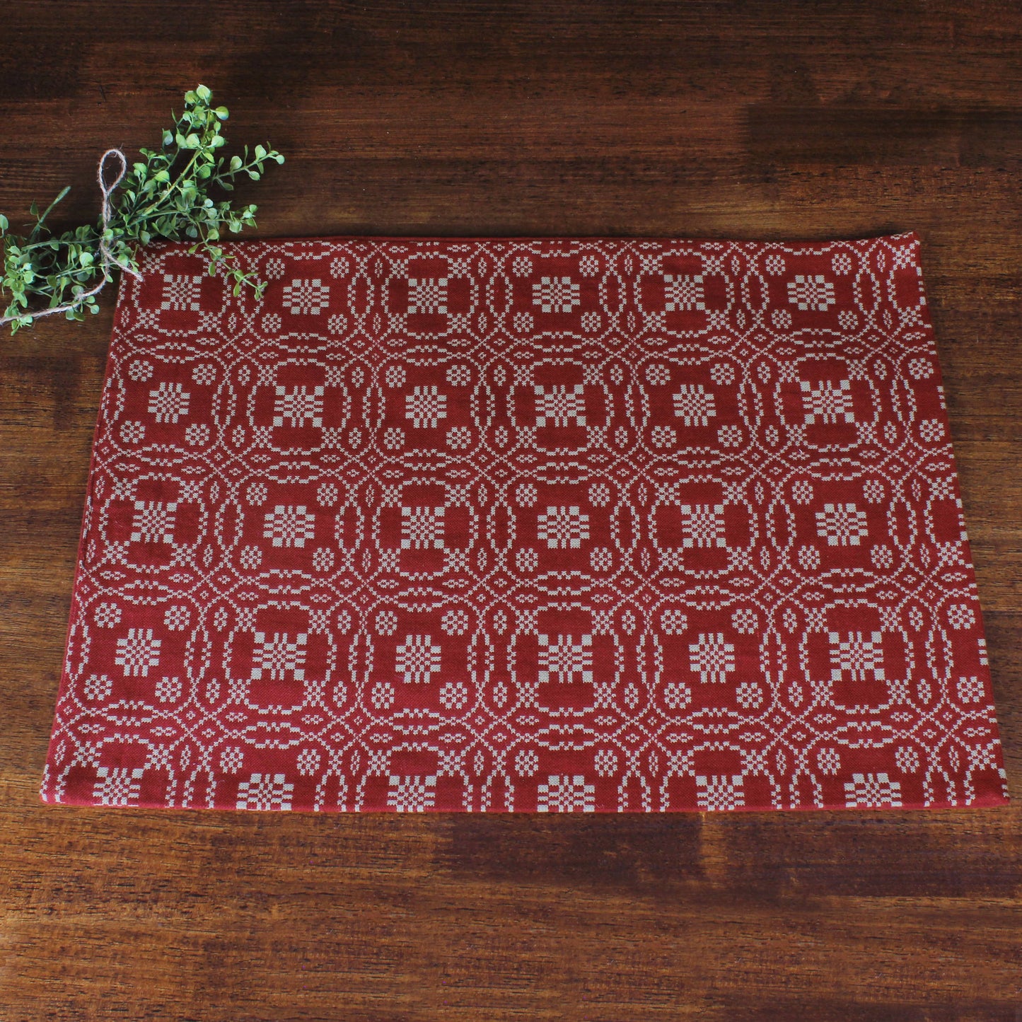 Lover's Knot Barn Red Placemat