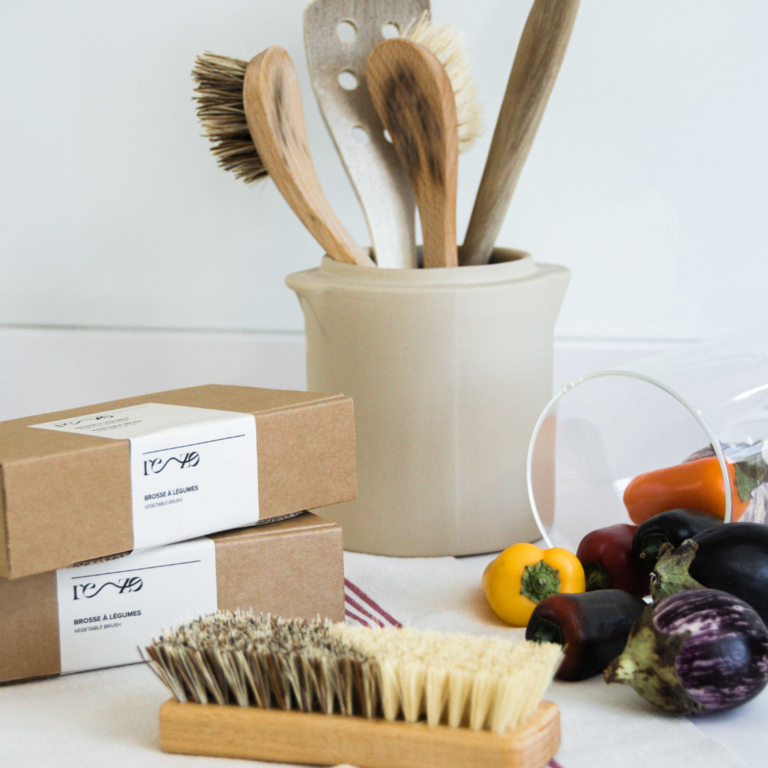 Vegetable brush